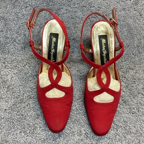 Moda Spana Shoes - Vintage Red T strap pumps